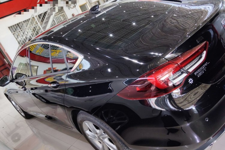 别克 君威 2024款 25T 超享版车身外观4