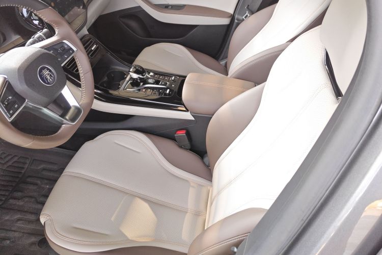 比亚迪 秦PLUS 2024款 荣耀版 DM-i 55KM领先型局部细节19