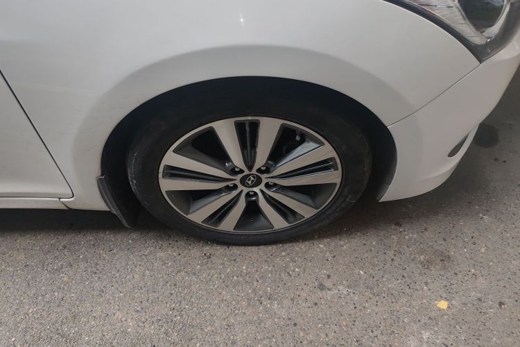 现代 名图 2014款 1.8L 自动尊贵型DLX车身外观10