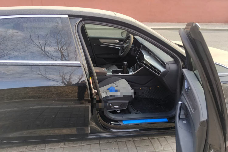 奥迪A6L 2024款 40 TFSI 豪华动感型局部细节9005