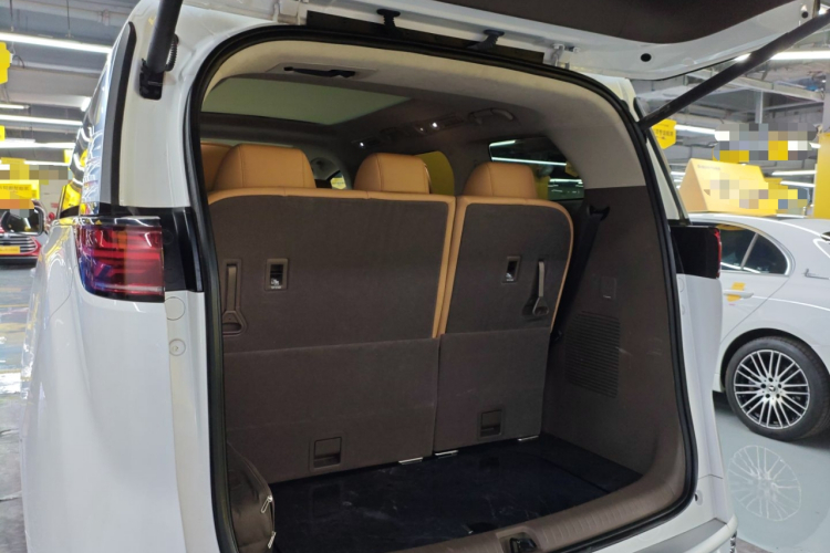 腾势D9 2022款 DM-i 970 四驱旗舰型机舱底盘23