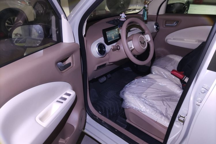 五菱汽车 宏光MINIEV 2025款 四门版 进阶款中控内饰7003