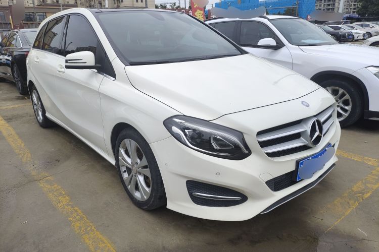 奔驰B级 2015款 B 200 时尚型车身外观3