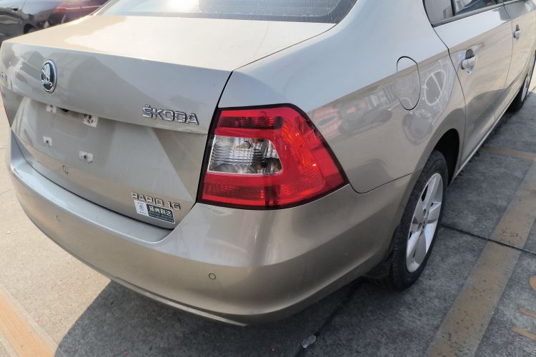 斯柯达 昕锐 2013款 1.6L 自动智选型车身外观6002