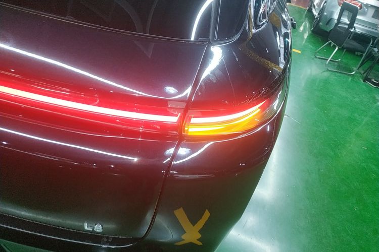 理想汽车 理想L8 2023款 Max车身外观9