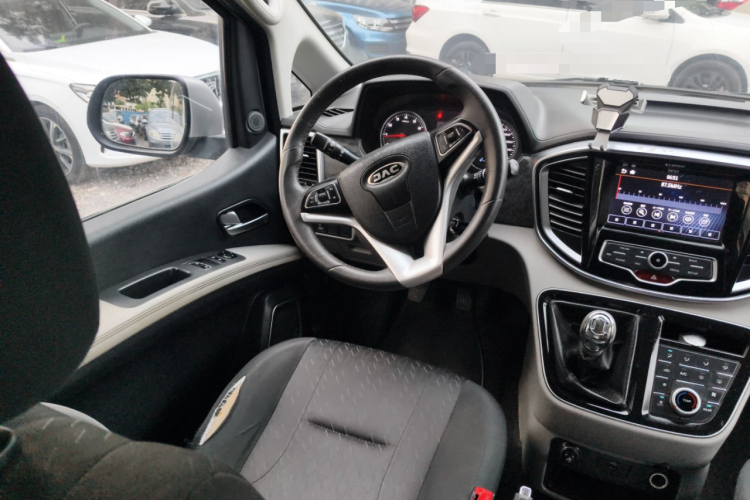 江淮瑞风 瑞风M4 2017款 2.0T 手动豪华型局部细节13