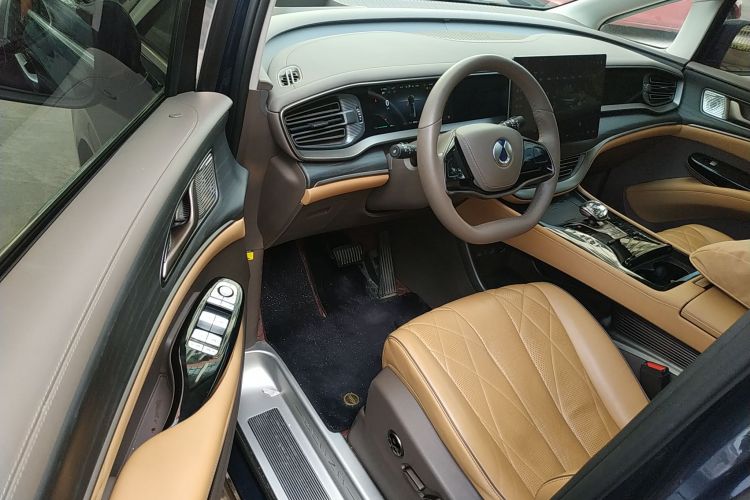 腾势D9 2022款 DM-i 970 四驱尊荣型中控内饰20