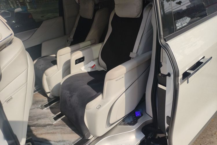 别克GL8新能源 2024款 陆尊 尊享版 7座中控内饰21