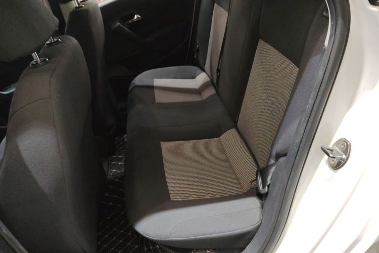 大众 Polo 2016款 1.4L 自动风尚型中控内饰21