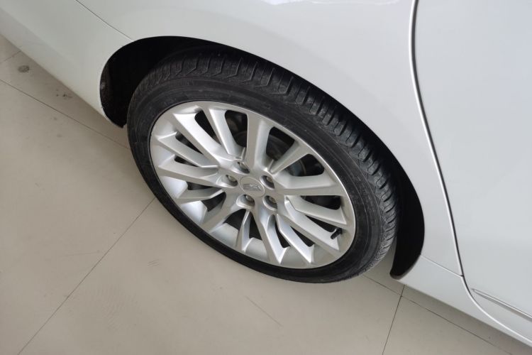 凯迪拉克CT6 2016款 28T 领先型车身外观6008