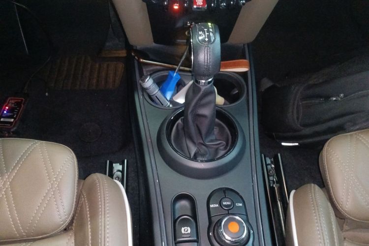 MINI Countryman 2018款 2.0T COOPER S ALL4 艺术家局部细节18