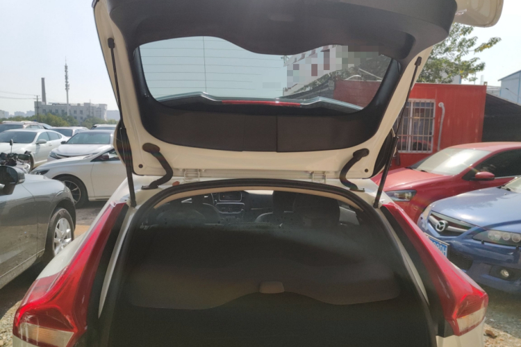 沃尔沃V40 2019款 T3 智逸版机舱底盘23