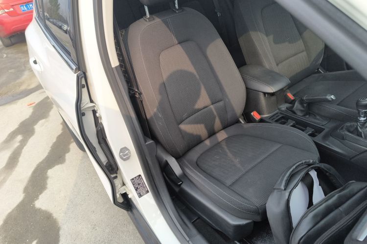 福特 福克斯 2019款 两厢 1.5L 手动锋跃型 国V局部细节41