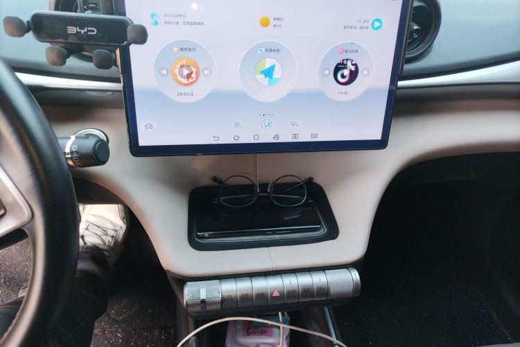 比亚迪 海豚 2023款 420km 时尚版中控内饰16