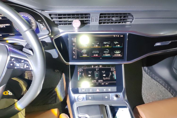 奥迪A6L 2020款 40 TFSI 豪华致雅型中控内饰16