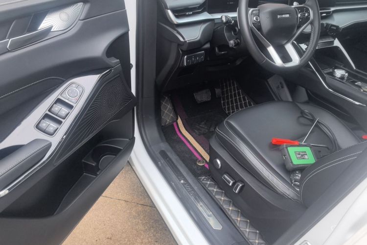 哈弗H6 2021款 第三代 1.5T 自动两驱Supreme中控内饰20