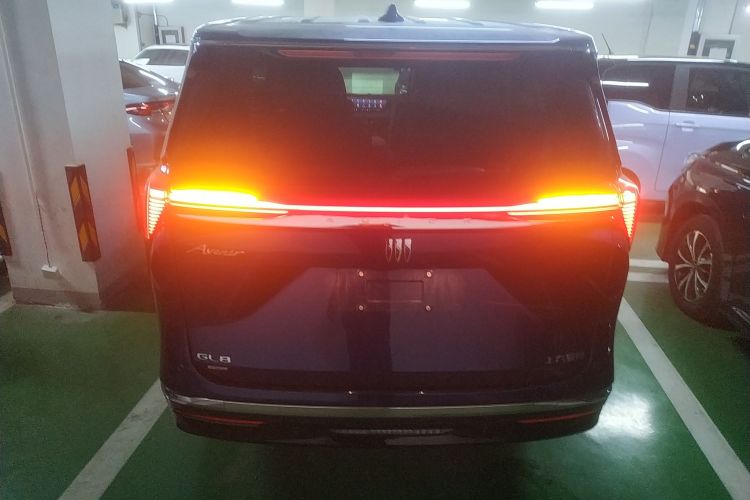 别克GL8新能源 2024款 陆尊 奢享版 6座车身外观6