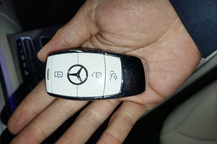 奔驰CLS 2020款 CLS 300 豪华型中控内饰11