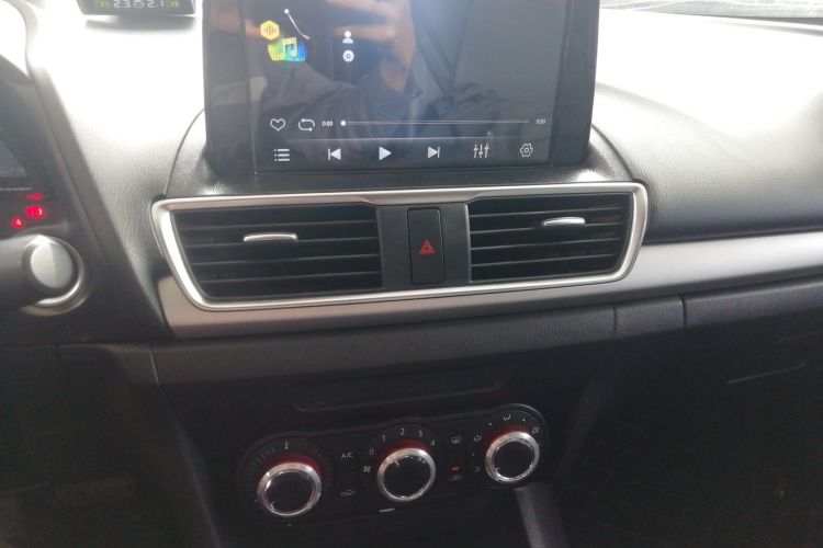 马自达3 昂克赛拉 2016款 三厢 1.5L 自动舒适型中控内饰16