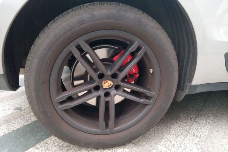 保时捷 2024款 Macan 2.0T车身外观6008