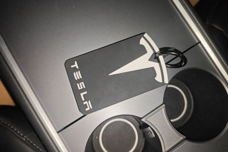 特斯拉 Model Y 2021款 标准续航后驱版中控内饰7001