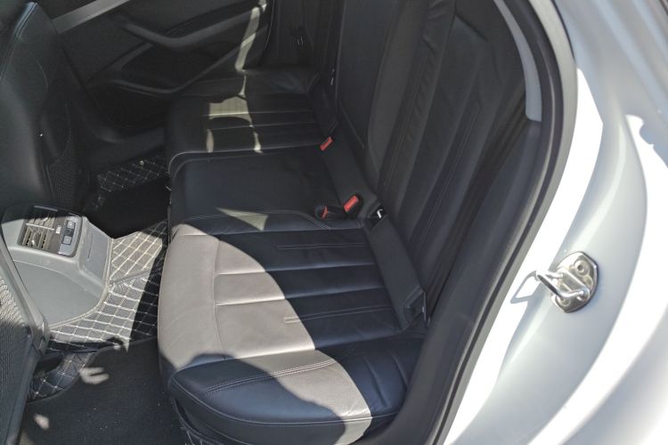 奥迪A4L 2019款 40 TFSI 时尚型 国V中控内饰7004