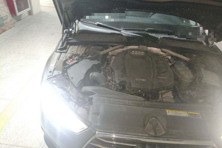 奥迪A4L 2017款 45 TFSI quattro 风尚型局部细节9006