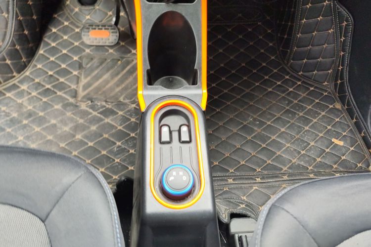 五菱汽车 宏光MINIEV 2022款 自在款 磷酸铁锂中控内饰18