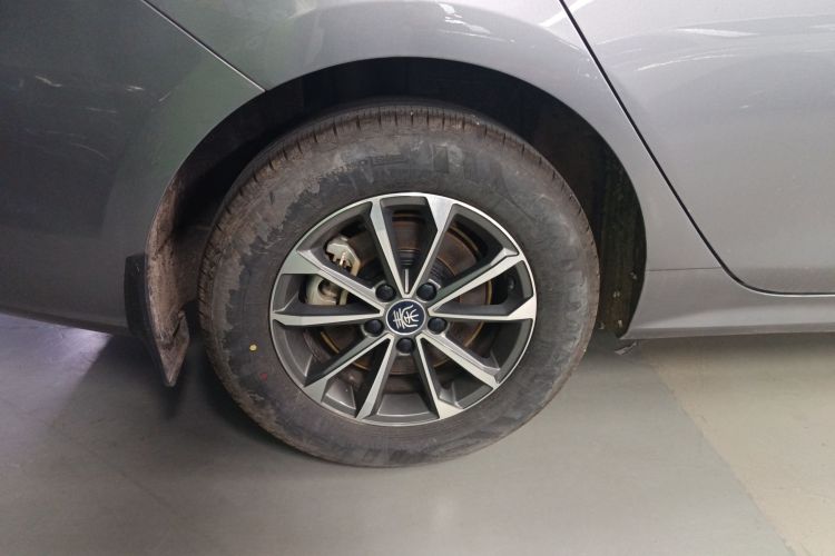 比亚迪 秦PLUS 2024款 荣耀版 DM-i 55KM领先型车身外观6008