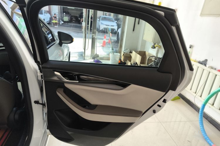 比亚迪 秦PLUS 2023款 冠军版 DM-i 120KM领先型中控内饰45