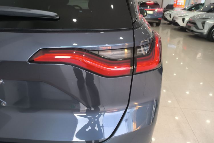 蔚来ES8 2020款 580KM 签名版 六座版车身外观9