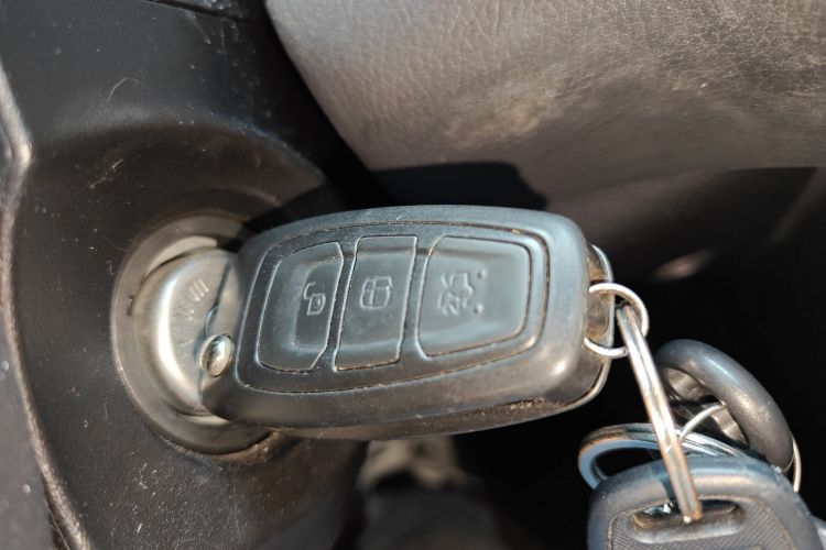 福特 福克斯 2017款 三厢 1.6L 手动风尚型智行版中控内饰7001