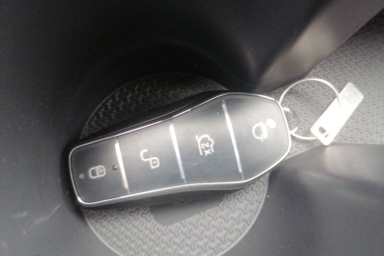 比亚迪 秦PLUS 2025款 DM-i 智驾版 128KM进取型中控内饰7001