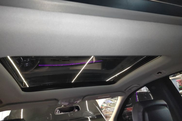 奔驰R级 2017款 R 320 4MATIC 商务型臻藏版中控内饰22