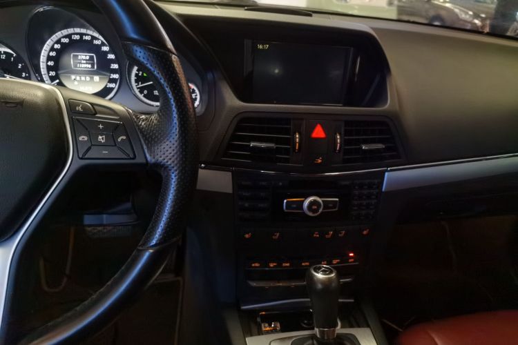 奔驰E级(进口) 2011款 E 260 CGI 敞篷版中控内饰16