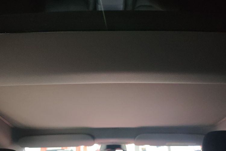 特斯拉 Model 3 2023款 后轮驱动版中控内饰22