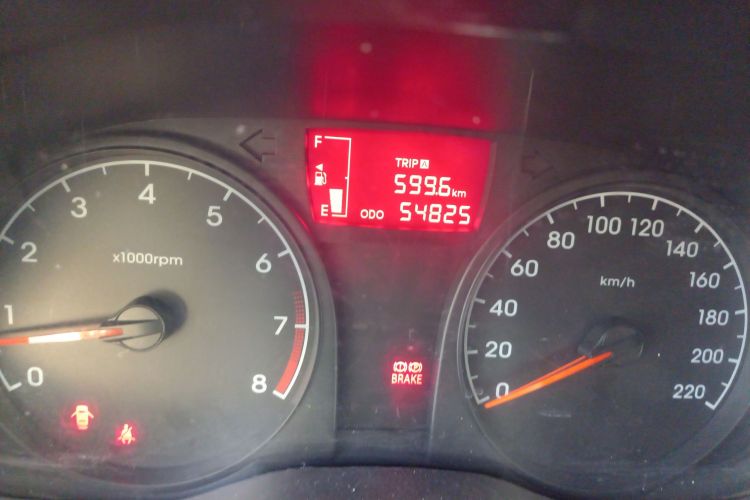 现代 瑞纳 2014款 1.4L 手动智能型GLS中控内饰15