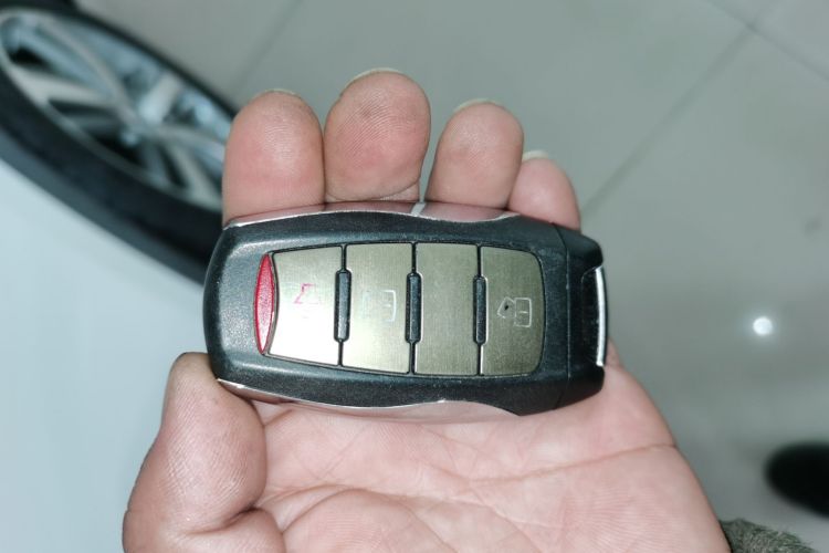 哈弗H6 2017款 红标 2.0T 自动两驱智尚型中控内饰11