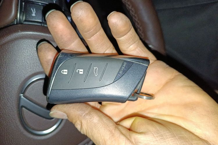 雷克萨斯ES 2020款 200 卓越版中控内饰11