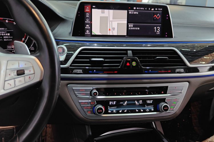 宝马7系 2019款 740Li 领先型 M运动套装中控内饰16