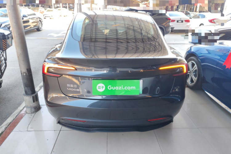 特斯拉 Model 3 2025款 后轮驱动版车身外观6