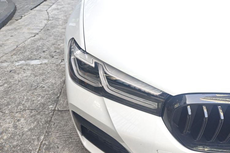 宝马5系 2023款 530Li 领先型 M运动套装车身外观8