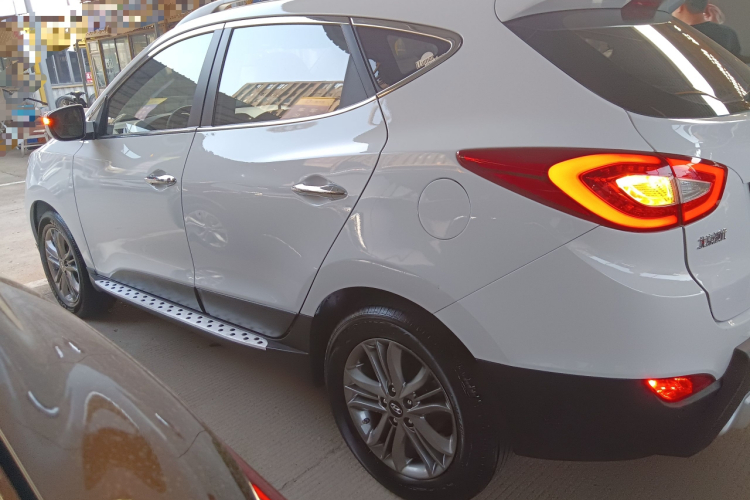 北京现代ix35 2015款 2.0L 自动两驱智能型 国IV车身外观4