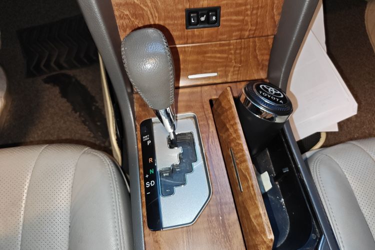 丰田 凯美瑞 2010款 200G NAVI豪华导航版中控内饰18