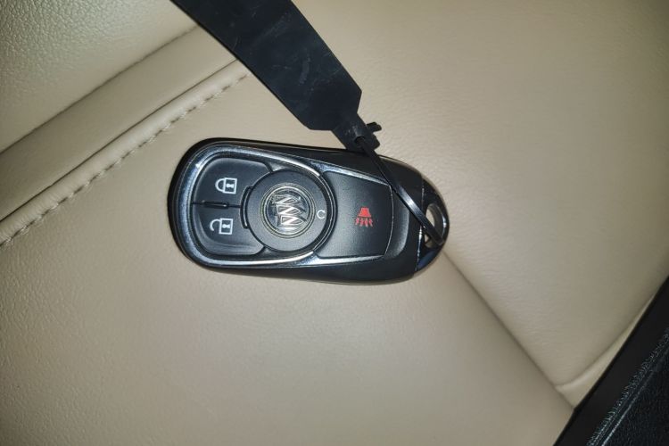 别克GL8 2017款 ES 28T 尊享型 国V中控内饰11