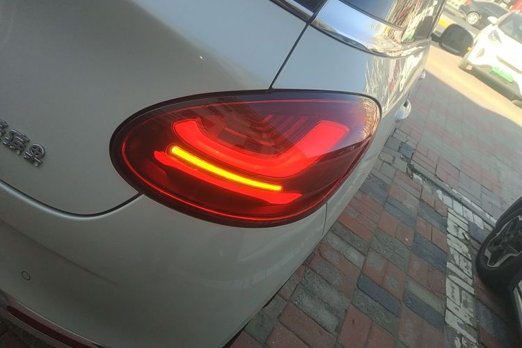 五菱汽车 五菱缤果 2023款 333km 悦享款车身外观9