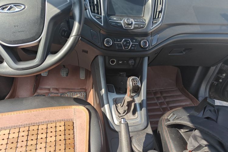 奇瑞 瑞虎5 2014款 2.0L 手动家享版中控内饰18