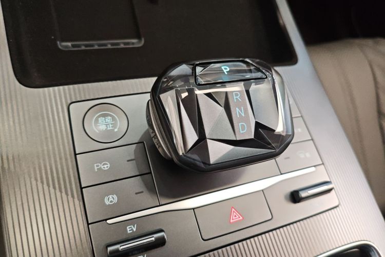 比亚迪 宋L DM-i 2025款 智驾版 112km 超越型中控内饰18