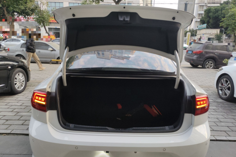 大众 凌渡 2019款 230TSI DSG风尚版 国V机舱底盘23