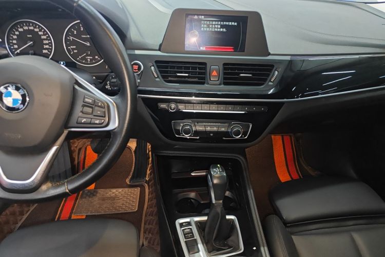 宝马1系 2017款 118i 运动型中控内饰16